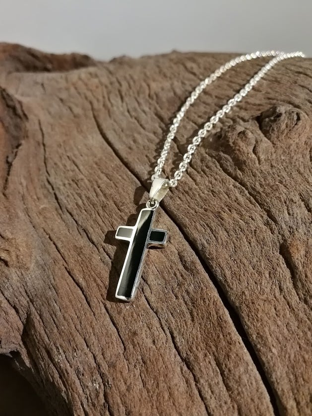 Small traditional cross