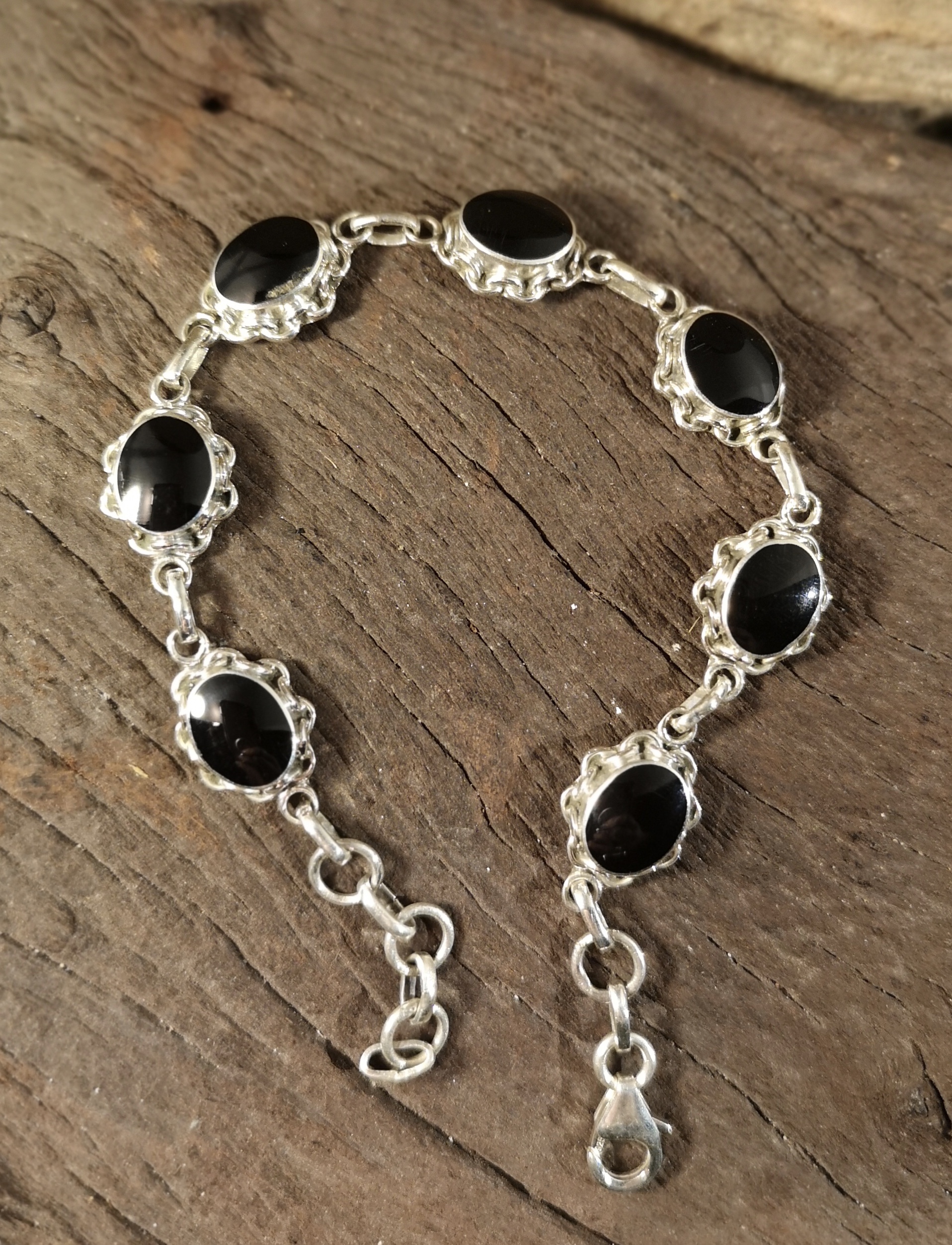 Love-link oval bracelet Whitby Jet Bracelets