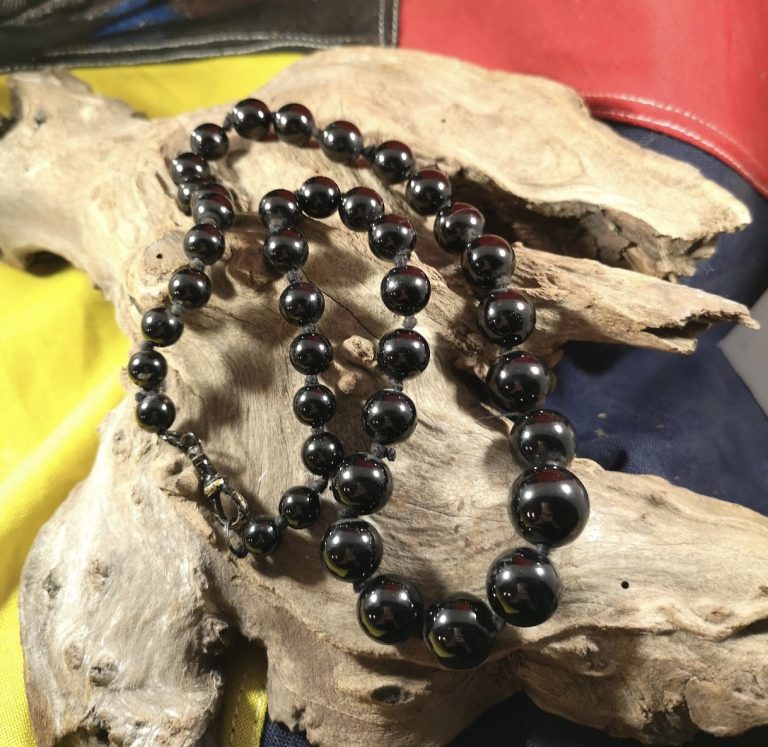Antique 23″ round Whitby Jet beads