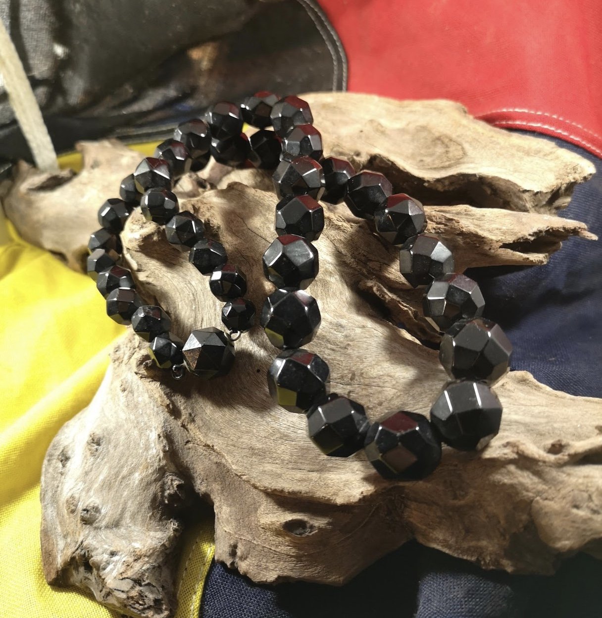 Antique 23.5″ facetted Whitby Jet beads