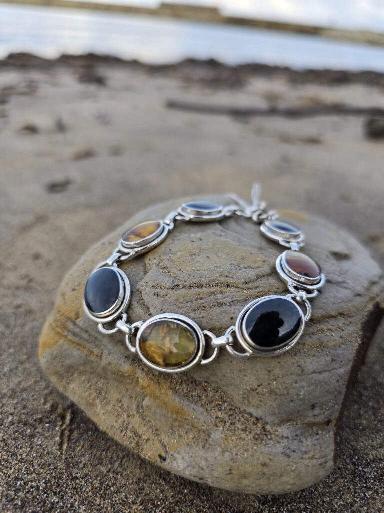 The Big Oval One-Amber Edition